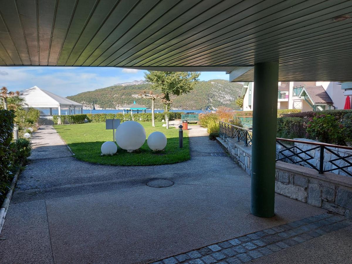Studio Les Pieds Dans L'Eau Au Bord Du Lac D'Annecy Duingt Exteriör bild