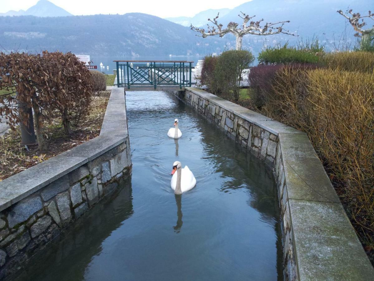 Studio Les Pieds Dans L'Eau Au Bord Du Lac D'Annecy Duingt Exteriör bild